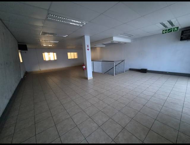 677M² WAREHOUSE TO LET IN LINBRO PARK
